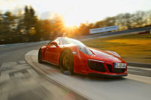thumbnail_Porsche-911-Carrera-GTS-Frontansicht-fotoshowBig-c36d0a19-1074733